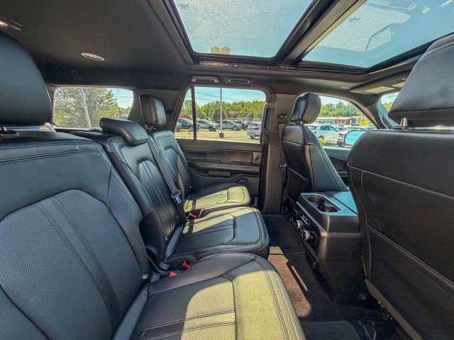 Used 2019 Ford Expedition Limited w/ Equipment Group 301A AWD/4WD image 21