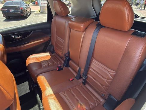 Used 2018 Nissan Rogue SL w/ Premium Package AWD/4WD image 22