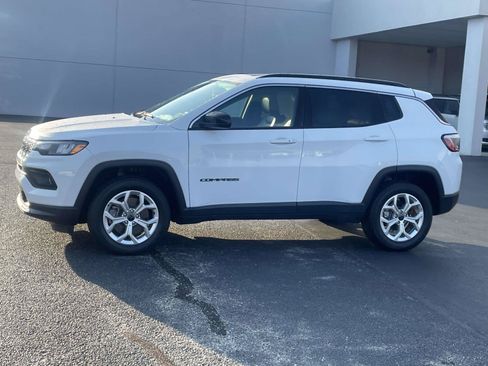 Certified 2025 Jeep Compass Latitude w/ Sun & Sound Group AWD/4WD image 11