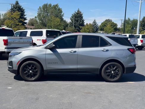 Used 2023 Chevrolet Equinox LS AWD/4WD image 4