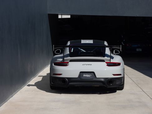 Used 2018 Porsche 911 GT2 RS RWD image 70