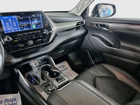 Certified 2020 Toyota Highlander Limited AWD/4WD image 23