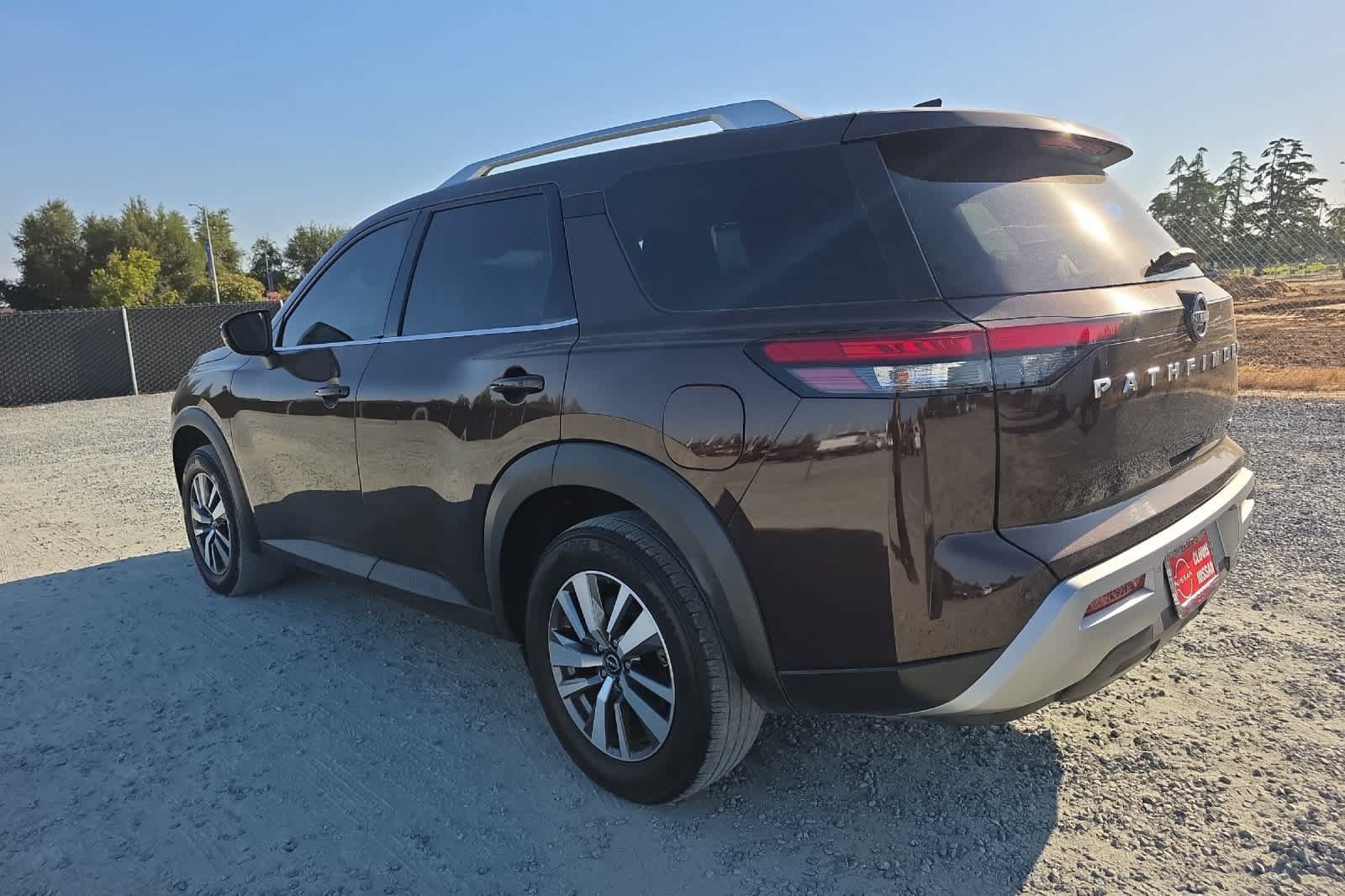 Used 2022 Nissan Pathfinder SL w/ Cargo Package FWD image 7