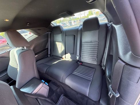 Used 2013 Dodge Challenger SXT image 12