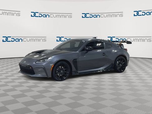 Used 2023 Toyota GR86 Premium w/ ALL Weather Mat Package (TMS) RWD image 4