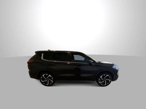 Used 2022 Mitsubishi Outlander ES image 9