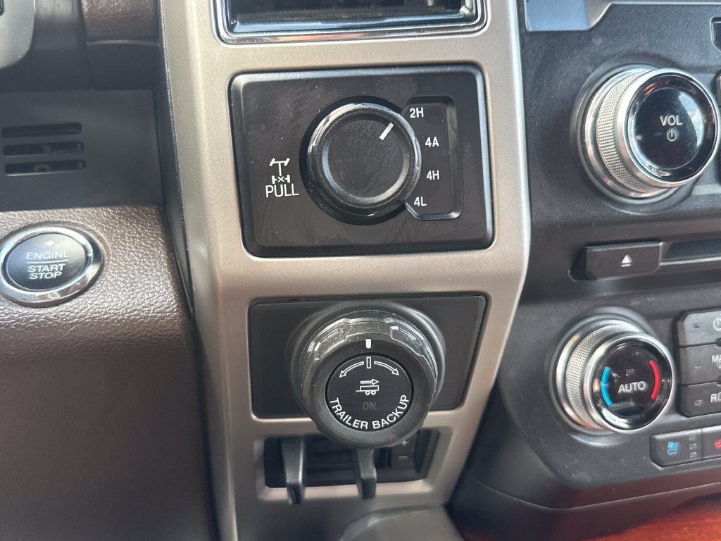 Used 2018 Ford F150 King Ranch w/ Equipment Group 601A Luxury AWD/4WD image 24