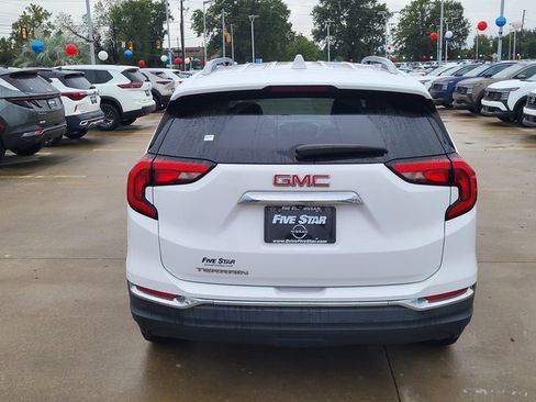 Used 2020 GMC Terrain SLT w/ Preferred Package image 3