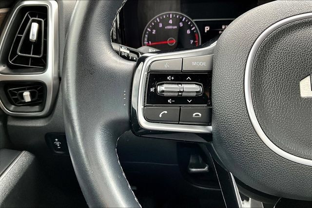 Used 2023 Kia Sorento EX w/ Panoramic Sunroof Package FWD image 11