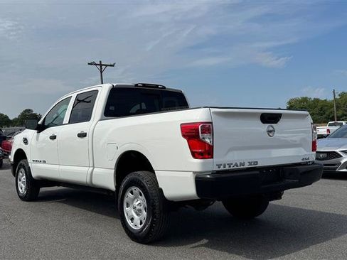 Used 2017 Nissan Titan S AWD/4WD image 9