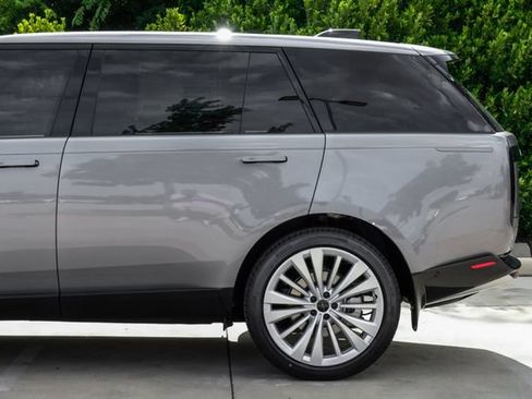 New 2026 Land Rover Range Rover Long Wheelbase SE AWD/4WD image 15