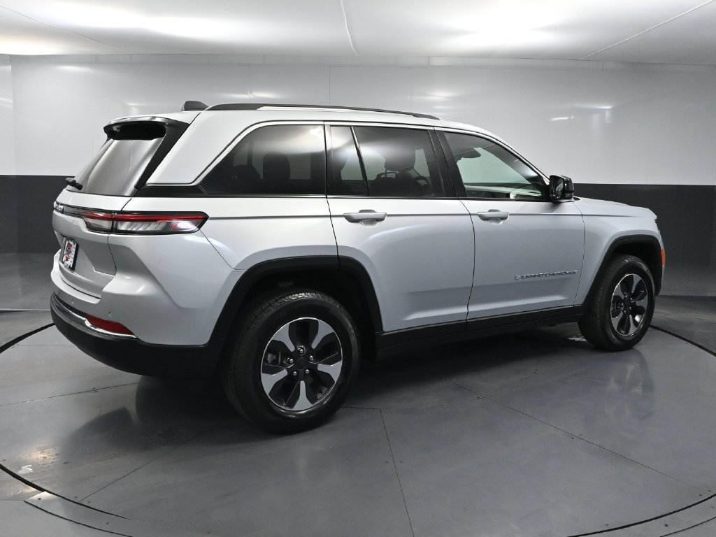 Used 2022 Jeep Grand Cherokee Limited 4xe AWD/4WD image 4