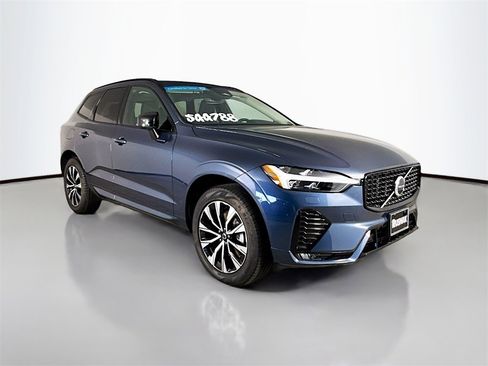 Used 2025 Volvo XC60 B5 Core w/ Climate Package PRO image 1