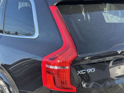 Certified 2024 Volvo XC90 T8 Plus w/ Protection Package Premier image 8