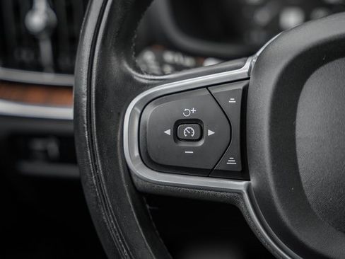 Certified 2022 Volvo S60 B5 Momentum w/ Premium Package image 27