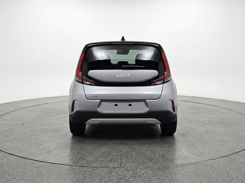 Used 2025 Kia Soul LX w/ LX Technology Package FWD image 6