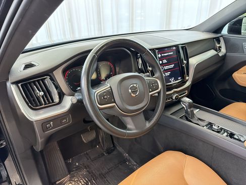 Used 2020 Volvo XC60 T5 Momentum w/ Protection Package Premier FWD image 4