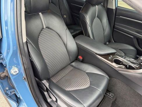 Used 2024 Toyota Camry SE FWD image 11