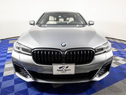 Used 2023 BMW 540i w/ M Sport Package RWD image 2