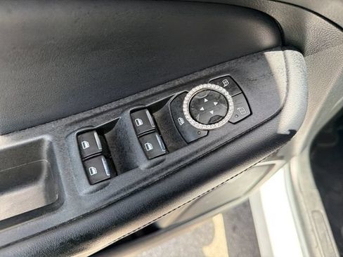 Used 2022 Ford Edge SE w/ Black Appearance Package AWD/4WD image 17
