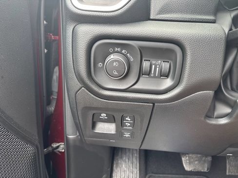 Used 2025 RAM 1500 Big Horn AWD/4WD image 12