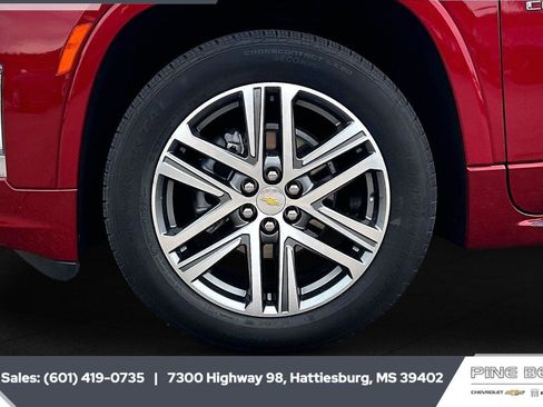 Used 2023 Chevrolet Traverse High Country w/ LPO, 'HIT The Road' Package FWD image 8