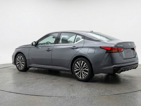 Used 2025 Nissan Altima 2.5 SV image 6