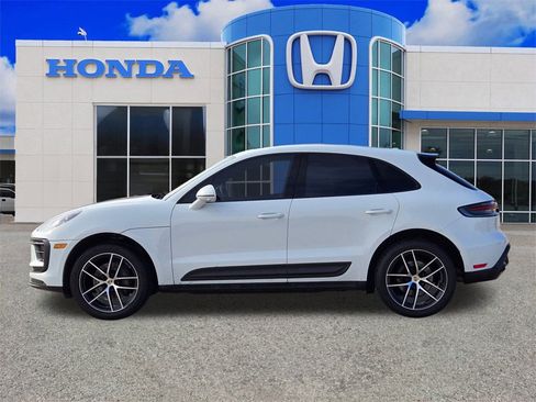 Used 2023 Porsche Macan Turbo image 6