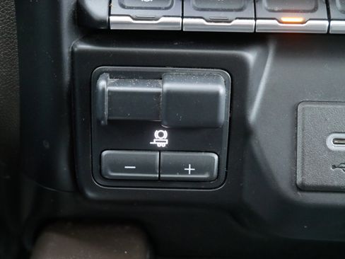 Used 2021 GMC Sierra 2500 Denali w/ Denali Ultimate Package image 23