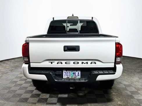 Used 2020 Toyota Tacoma SR AWD/4WD image 6