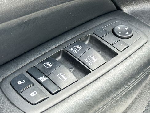 Used 2022 Jeep Grand Cherokee Laredo X AWD/4WD image 8