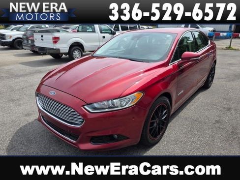 Used 2013 Ford Fusion Titanium w/ Titanium Driver Assist Pkg FWD image 1