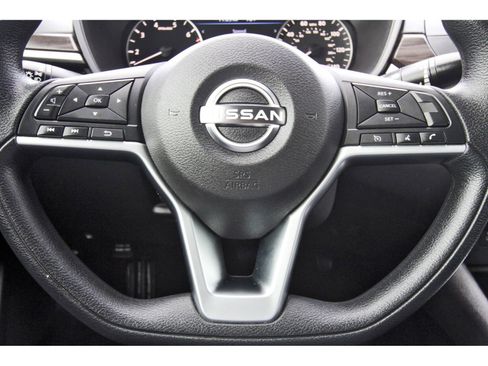 Used 2024 Nissan Altima 2.5 SV image 17