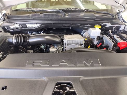 Used 2022 RAM 1500 Laramie AWD/4WD image 10