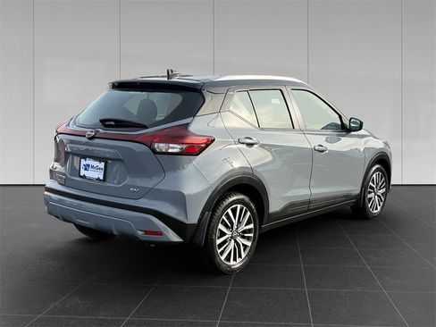 Used 2023 Nissan Kicks SV image 5