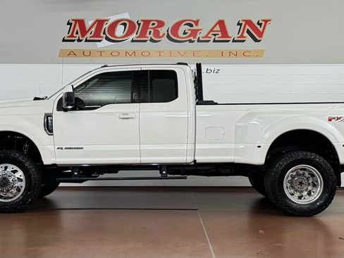 Used 2020 Ford F350 Lariat w/ Chrome Package image 7