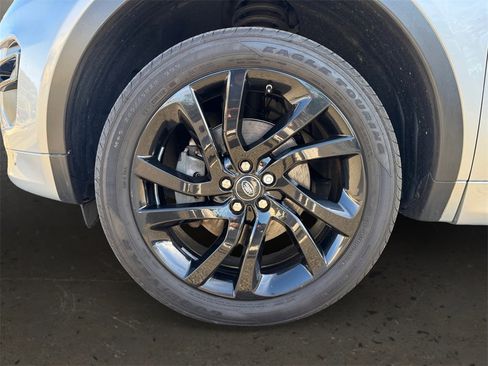Used 2017 Land Rover Discovery Sport HSE image 10