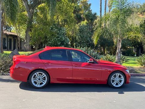 Used 2016 BMW 320i Sedan image 5