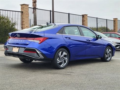 New 2025 Hyundai Elantra Limited image 2