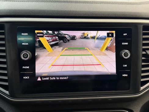 Used 2020 Volkswagen Atlas Cross Sport SE w/ Panoramic Sunroof Package FWD image 36