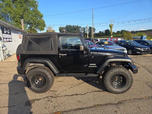 Used 2013 Jeep Wrangler Sport AWD/4WD image 9