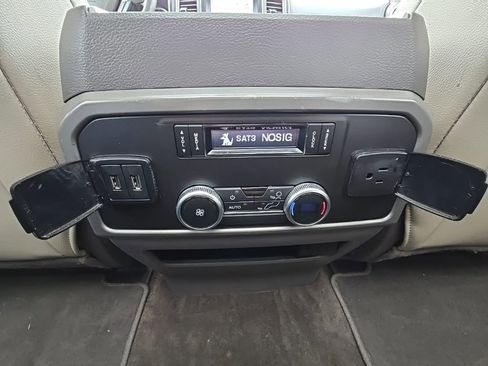 Used 2020 Ford Expedition XLT w/ Equipment Group 202A AWD/4WD image 43