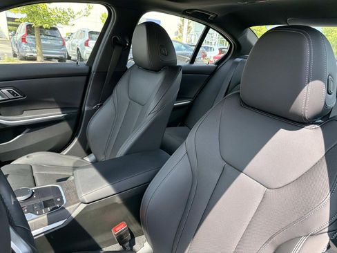 Certified 2023 BMW 330i xDrive Sedan w/ Premium Package AWD/4WD image 21