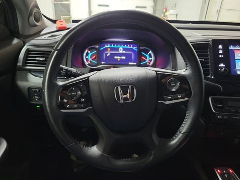 Certified 2022 Honda Pilot Touring image 22
