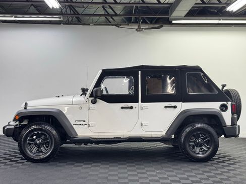 Used 2010 Jeep Wrangler Unlimited Sport AWD/4WD image 3