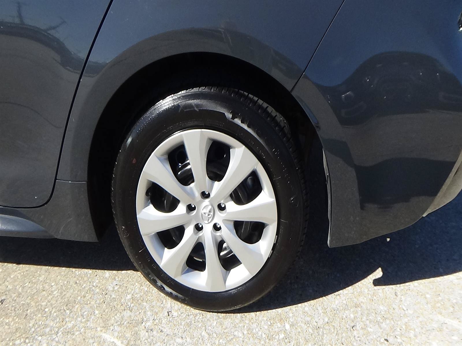 Used 2026 Toyota Corolla LE FWD image 10