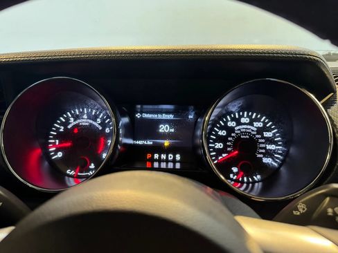 Used 2017 Ford Mustang Coupe RWD image 10