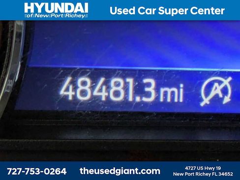 Used 2023 Ford Explorer XLT image 38