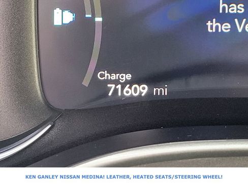 Used 2023 Chrysler Pacifica Touring-L image 34