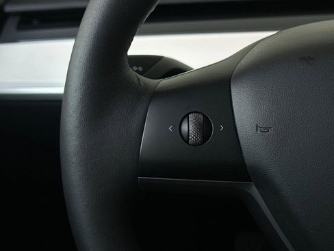 Used 2022 Tesla Model 3 image 27